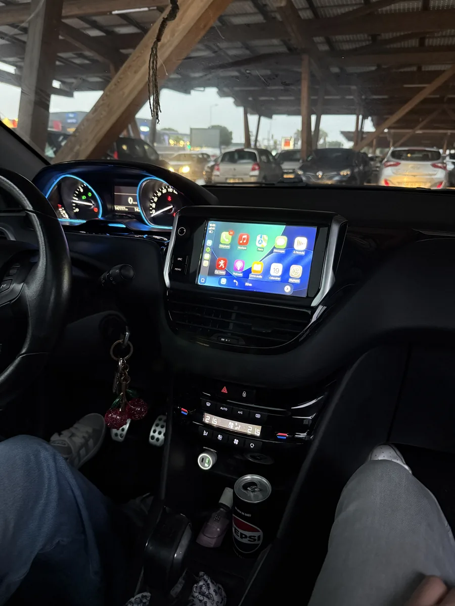 Peugeot 208 : Ajout de CarPlay / Android Auto sur écran d'origine