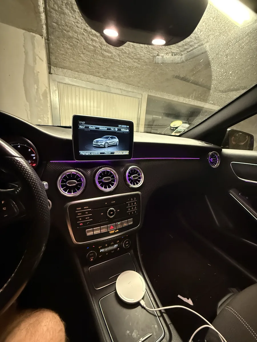 Mercedes Classe A W176 : éclairage d'ambiance LED