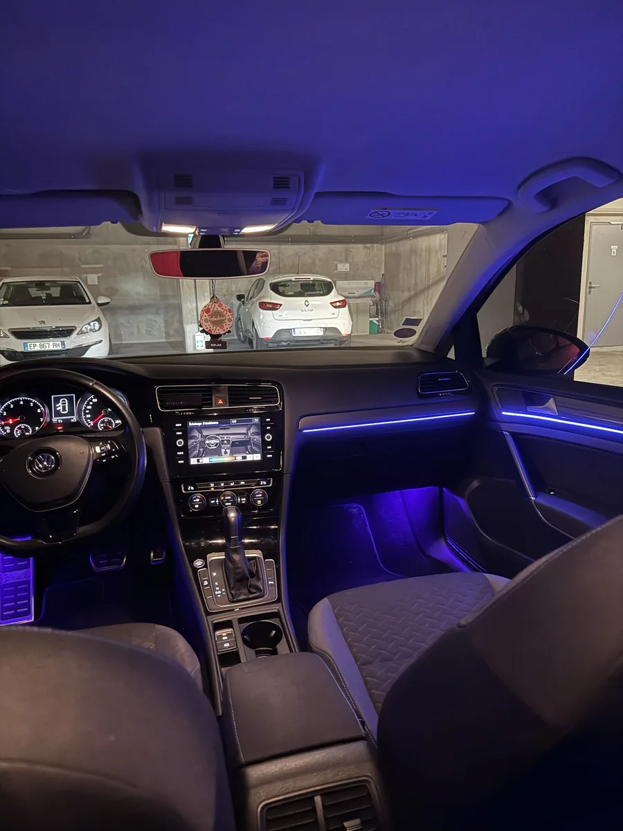 Volkswagen Golf 7 : éclairage d'ambiance LED