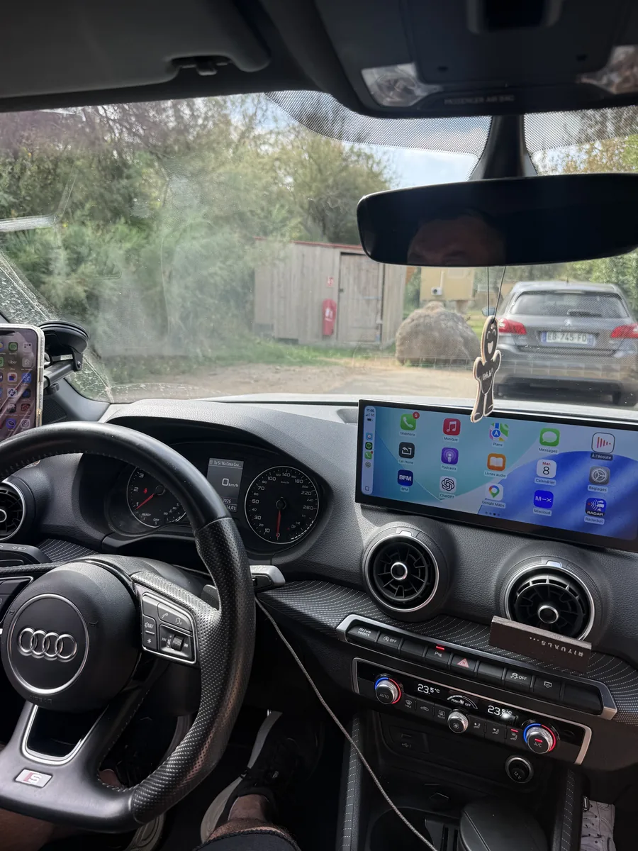 Audi Q2 : Remplacement d'écran avec CarPlay / Android Auto